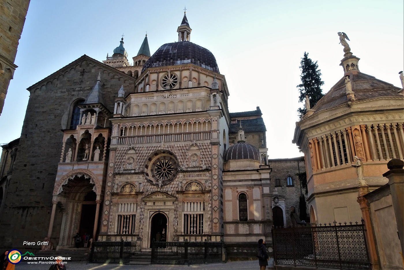 78 Da sx  S.ta Maria Maggiore, Cappella Colleoni, Battistero.JPG